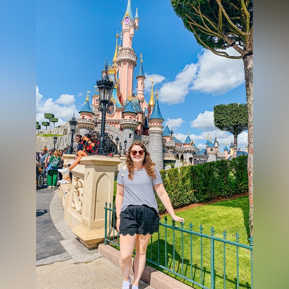 Meet your Posher, Rachel - Picture 3 of 3